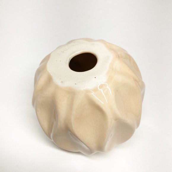 DECORATIVE Peachy Cream Ceramic Detail Round Ball - Picture 7 of 7